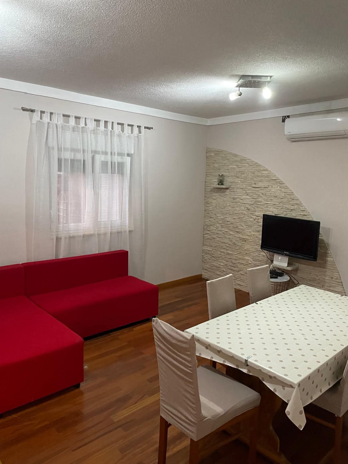 Obiteljski apartman s balkonom